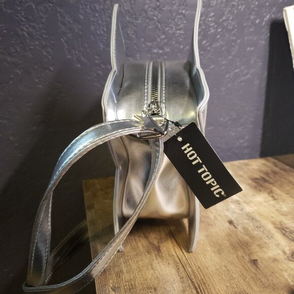 NWT Hot Topic Figural Silver Star Crossbody Bag - Picture 4 of 7